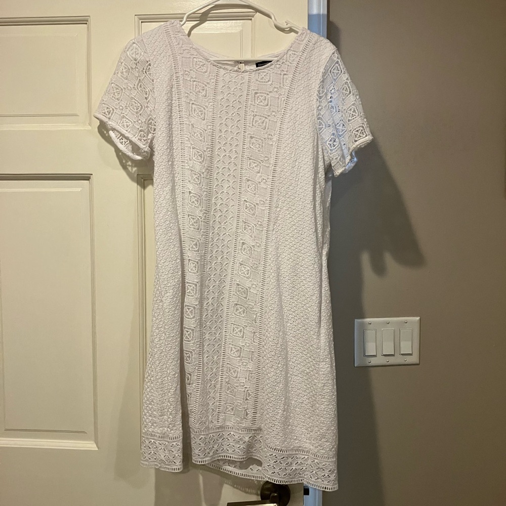 MOVING SALE Beautiful white lace/crocheted Abercrombie shift dress